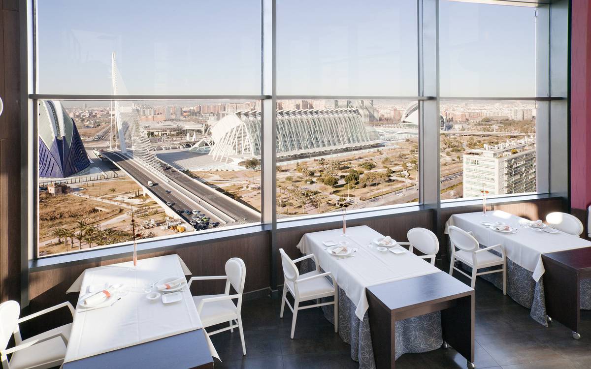 Restaurante vertical Hotel ILUNION Aqua 3 Valencia Restaurante vertical Hotel ILUNION Aqua 3 Valencia