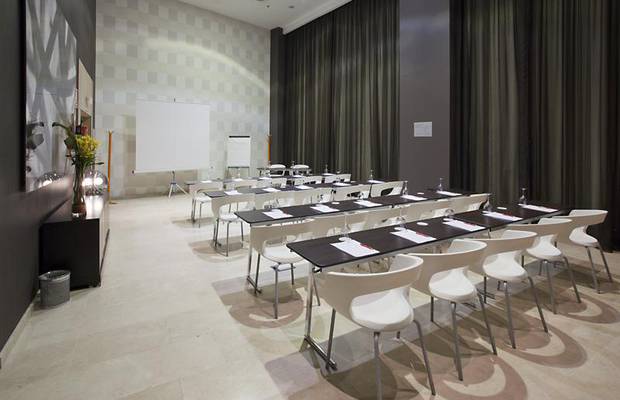 Sala Consejo Hotel ILUNION Aqua 3 Valencia